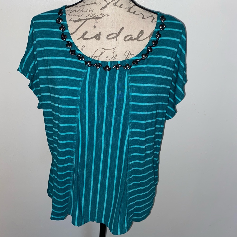 💙💚Ruby Rd Neck Accent Top💚💙 - Picture 4 of 10